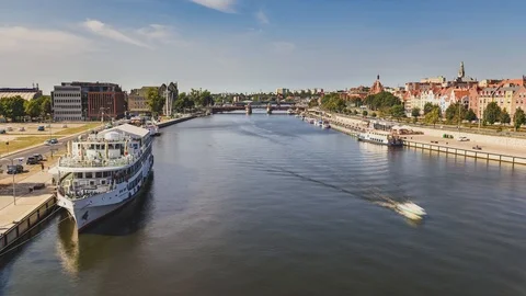 Left bank of the Oder river in Szczecin Stock-Footage 116878706
