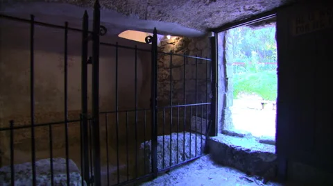 Left pan from inside The Garden Tomb in Jerusalem Stock Footage 59522989