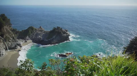 Left pan of McWay falls waterfall Stock Footage 62473041