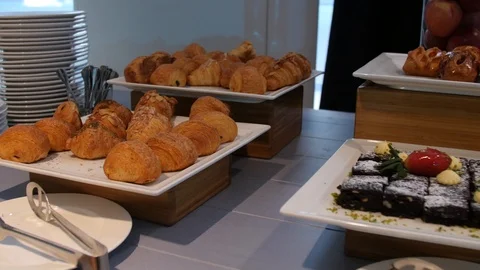 Left to right pan across a breakfast buffet Stock Footage 126714581