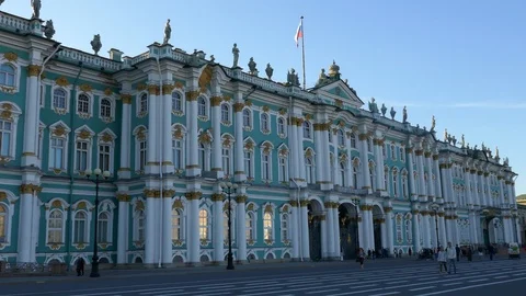 Left to right pan of the exterior of the Hermitage museum in Saint Petersburg Stock Footage 103288397