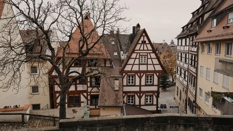 Left to right pan real time shot of half-Timbered houses in Nuremberg. Half Видео 115989840