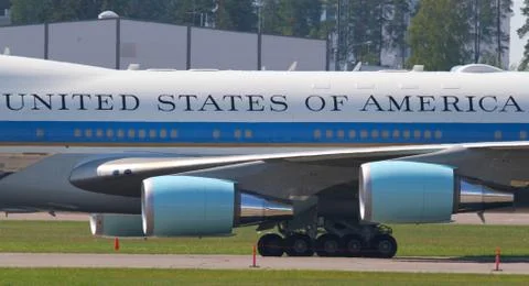 Left side of the Air Force One Photos