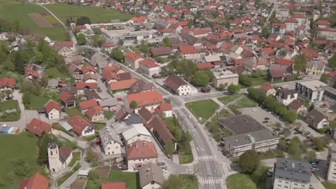 Left Side Drone Orbit Over Logatec City – No Sky, No Mountains, Natural Color Vidéo 308071416