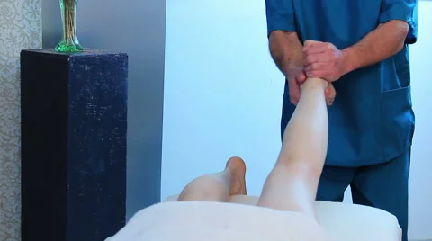 Leg massage 库存影片 63136817