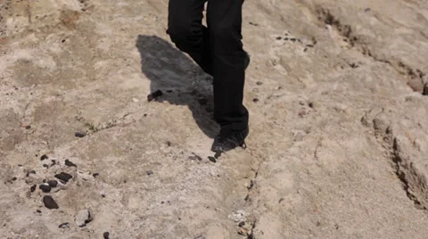 The legs are on the mountains 스톡 동영상 35405531