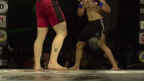 Legs in combat kick ring Vídeos de archivo 247406056