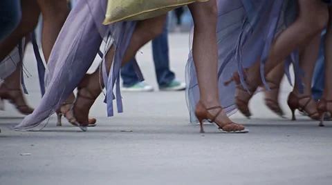 Legs of crowd Vídeos de archivo 7729091