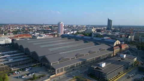 Leipzig central station with train arriving showing beautiful steel Video stock 284295525