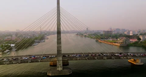 Lekki Ikoyi Link Bridge, Five Cowries Creek, Lekki and Ikoyi Cityscape Stockbeeldmateriaal 302296067