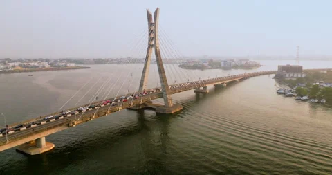 Lekki Ikoyi Link Bridge, Five Cowries Creek, Lekki Cityscape Stockbeeldmateriaal 303395101