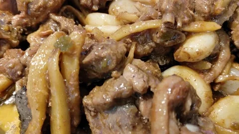 Lemon Braised Duck Meat in Pot, Bubbling Savory Sauce 库存影片 334225071