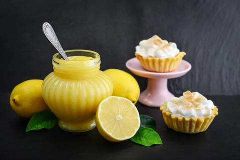 Lemon curd in jar Foto stock