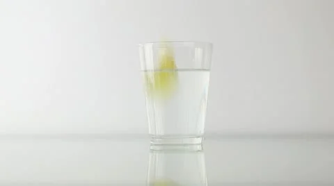Lemon in a glass Video stock 21810984