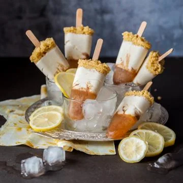 Lemon Iced Tea Cheesecake Popsicles Fotos de archivo