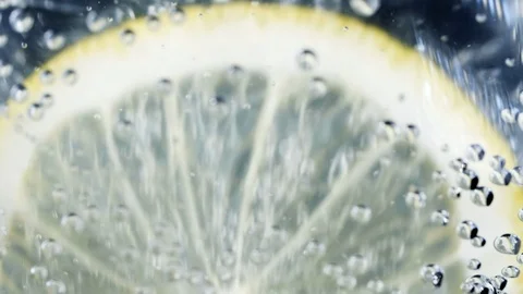 Lemon slice in soda water. 스톡 동영상 87188455