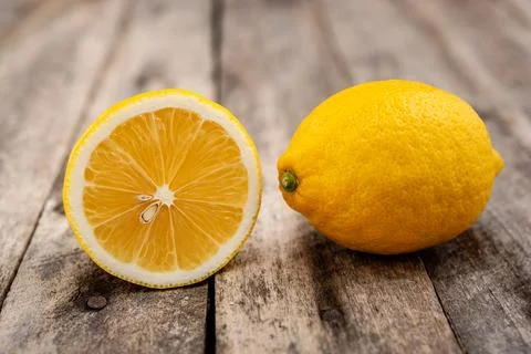 Lemon on wooden background Foto stock