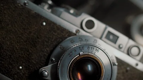 Lens with aperture values of old vintage photo camera, slow rotation movement Vídeos de archivo 125681186