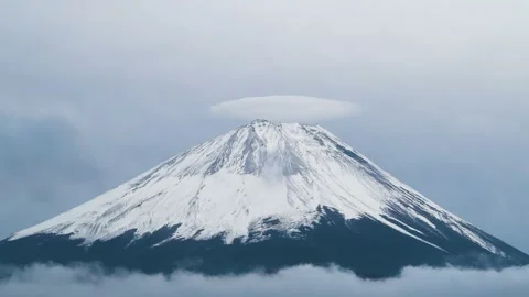 Lenticular cloud over Mount Fuji on a winter day, Yamanashi Prefecture, Japan Stock Footage 223678202