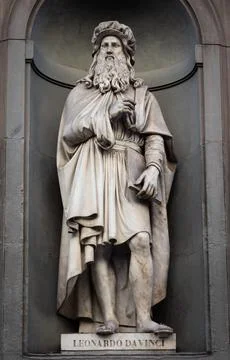 Leonardo da Vinci - Statue of the genius, located in front of Uffizi Gallery  Stock Photos