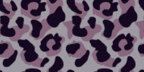 Leopard in knitted style seamless pattern. Jacquard cheetah fur background. 스톡 일러스트
