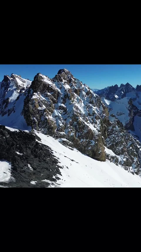 Les 2 Alpes mountain range Stock Footage 309514382