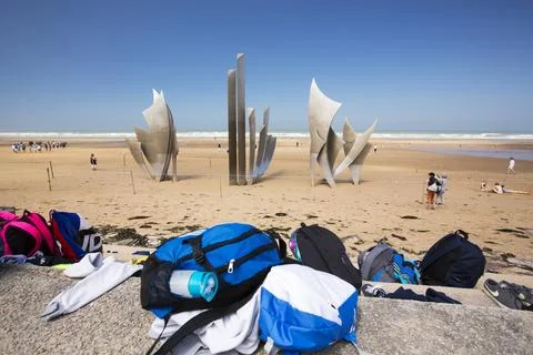 The Les Braves sculpture on Omaha Beach at Saint Laurent sur Mer, a memorial  Stock Photos