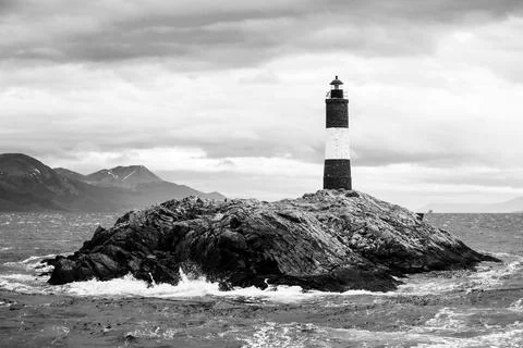 Les Eclaireurs lighthouse is located in the Beagle Channel in Ushuaia, Tier.. Foto stock