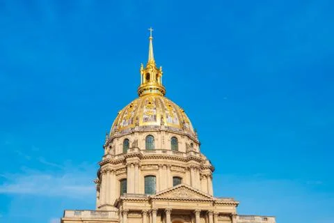 Les Invalides is a complex of museums and monuments in Paris, military histor Stockfoto's