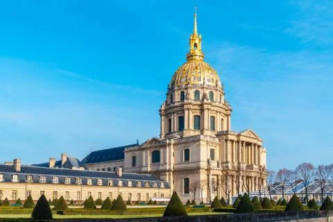 Les Invalides is a complex of museums and monuments in Paris, military histor 스톡 사진