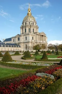 Les Invalides is a complex of museums and tomb in Paris 스톡 사진