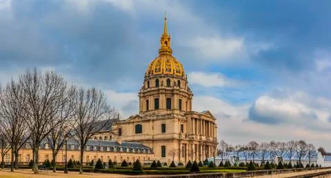 Les Invalides, complex of museums and monuments in Paris, France is the buria 스톡 사진