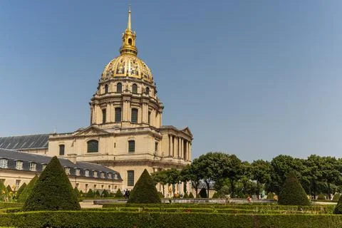 Les Invalides - complex of museums and monuments in Paris, France. 库存照片