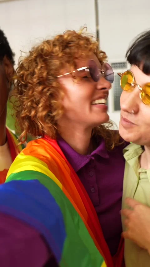 Ggg, пиздадан ауызға дейін көп сперма.