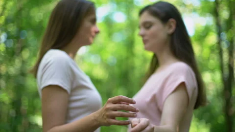 Klitoral masturbatsiya haqida video tomosha qiling