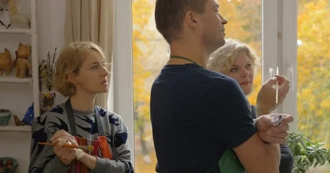 Lessons of painting. Video stock 83604165