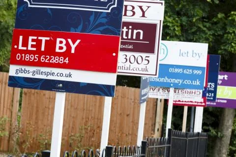 To let sign UK Stock Photos
