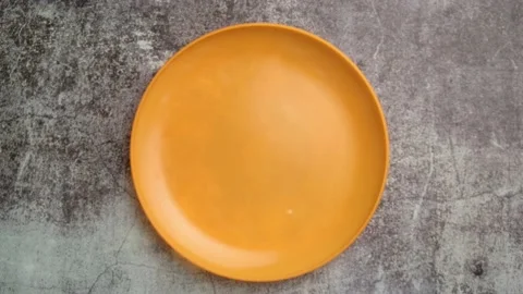 Lets eat Egg paratha Vídeos de archivo 143133922