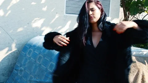 Let'strike the pose Video stock 93868150