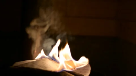 The letter was on fire. 動画素材 52561952