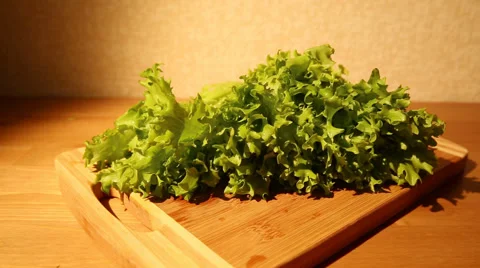Lettuce on a cutting board 動画素材 49998140