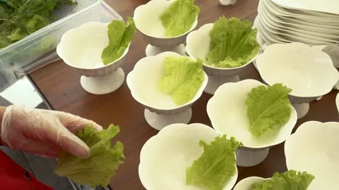Lettuce on salad plates Видео 169982286