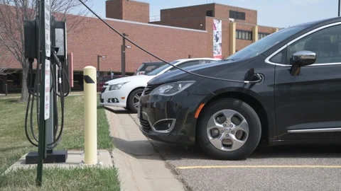 Level two electric car charging station Video stock 250360776