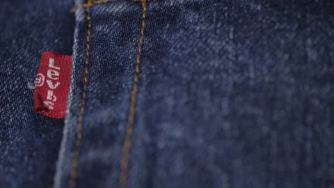 Levi's Jeans - Macro - Tilt Down 库存影片 220370507