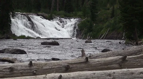 Lewis Falls 2 Seamless Loop Vídeos de archivo 56795497