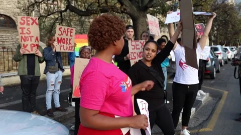 LGBTQI+ protest outside top Cape Town restaurant Stock Footage 201546319