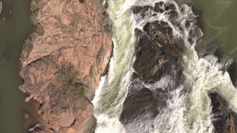 Li Phi Somphamit falls Aerial Vídeos de archivo 334948405