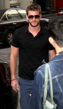  Liam Hemsworth talks about his new movie Paranoia at the Apple store in S... Stockfoto's