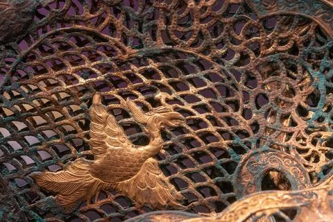 Liao Dynasty Dragon Phoenix Pattern Rolling Cloud Crown Stock Photos