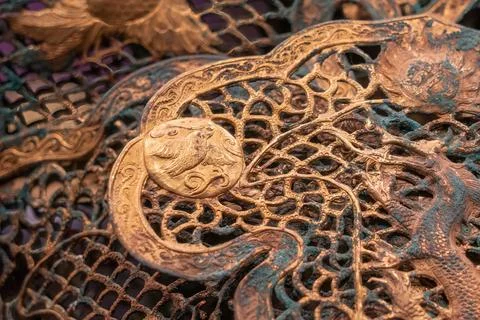 Liao Dynasty Dragon Phoenix Pattern Rolling Cloud Crown Stock Photos
